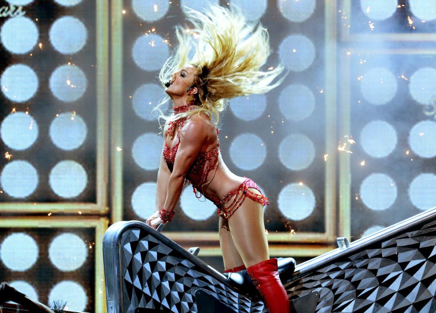 Britney Spears reitet zu ihrem Cover-Hit
