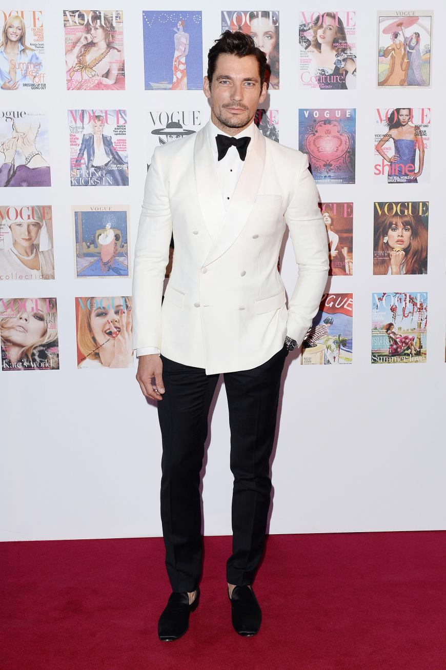 Model David Gandy zeigte sich wie immer bestens gekleidet im weißen Dinner-Jacket zu schwarzer Hose und Slippern.