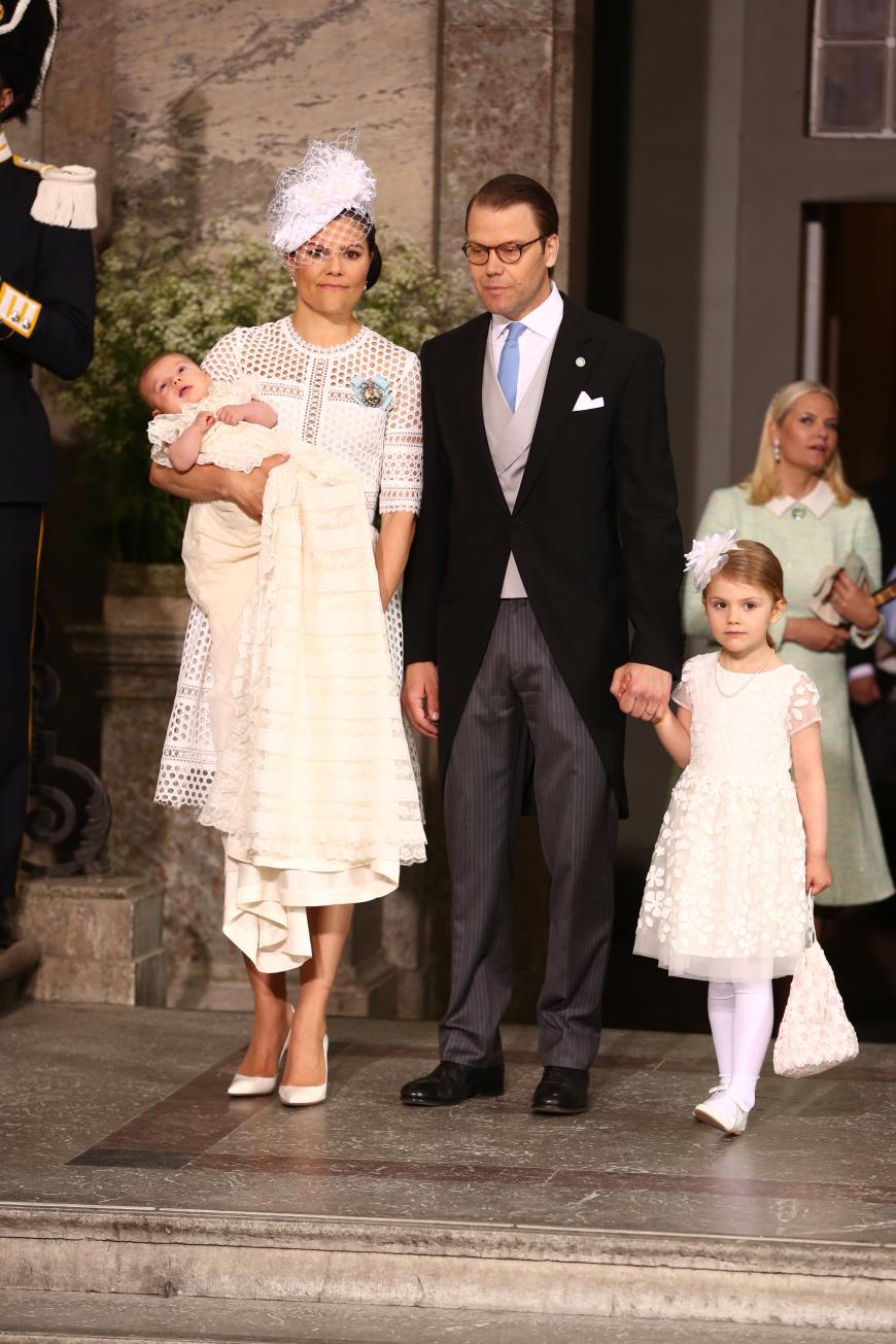 Prinzessin Victoria und Prinz Daniel mit Prinz Oscar und Tochter Estelle.
