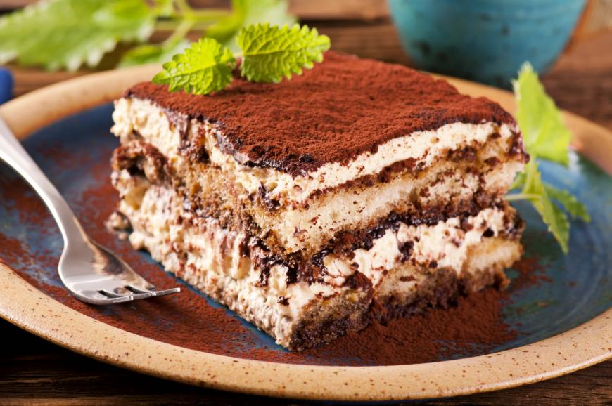 Wir lieben den italienischen Klassiker. Giovanni Zarella, Tim Mälzer und Jamie Oliver zeigen uns ihre Tiramusu-Varianten.