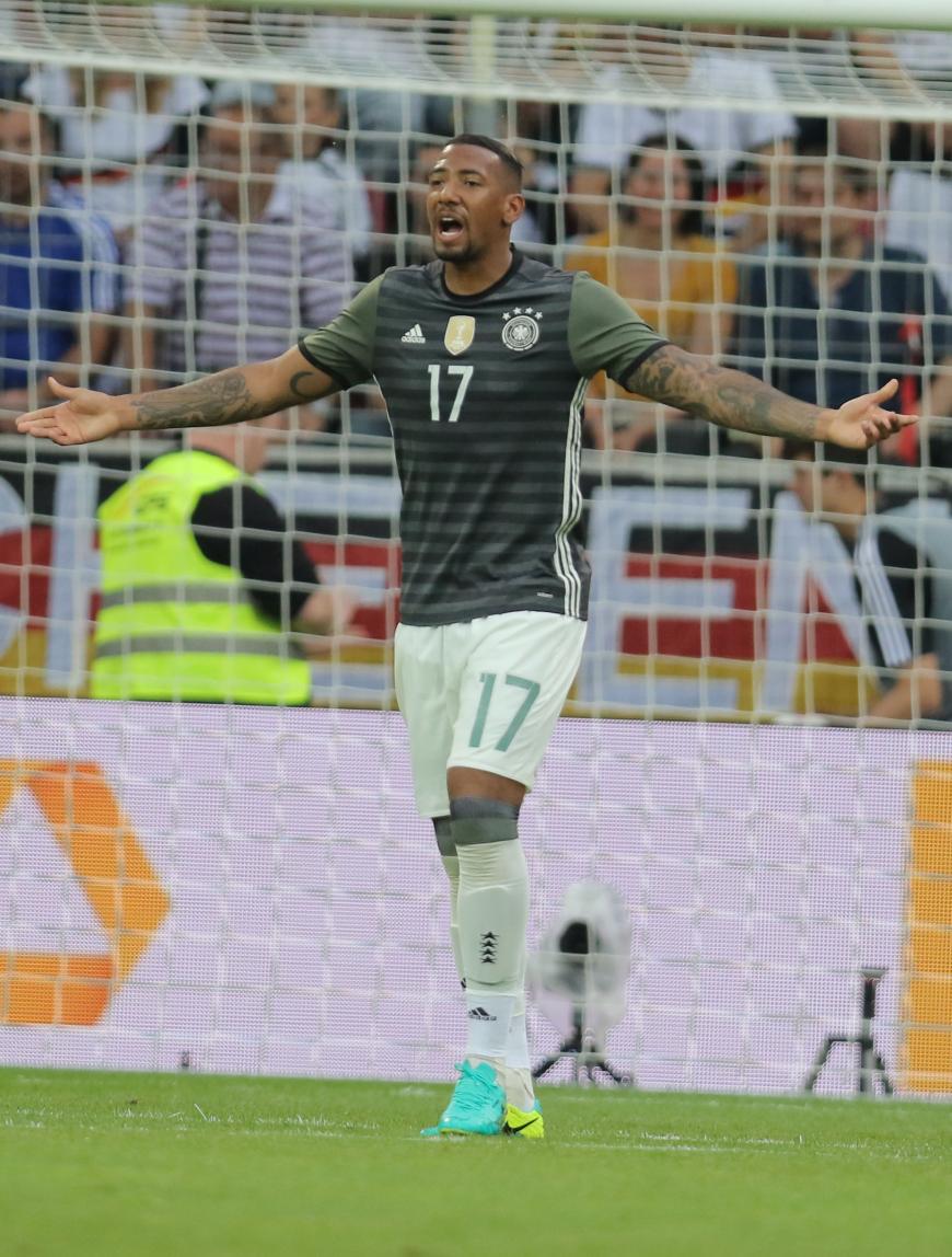 Jérôme Boateng wurde als Sohn eines ghanaischen Vaters und einer deutschen Mutter in Berlin geboren.