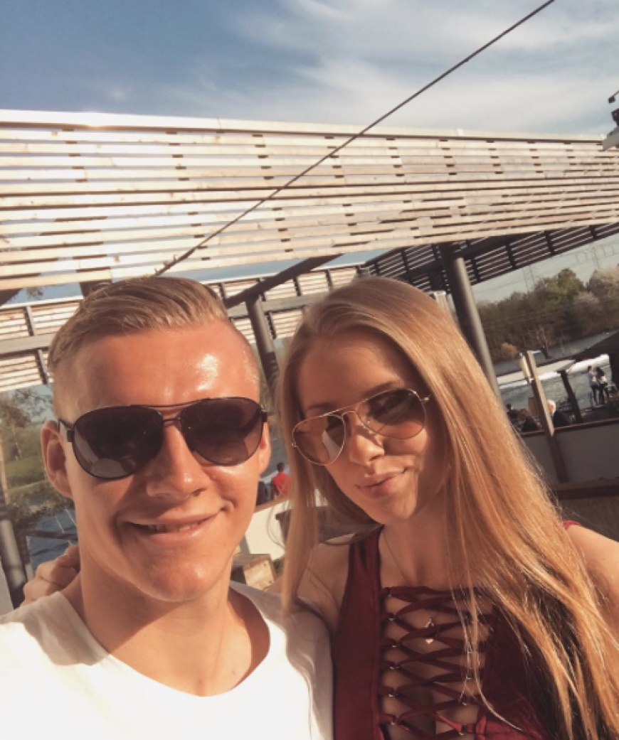 Die blonde Beauty ist seit ein paar Monaten mit Fußballer Bernd Leno zusammen.