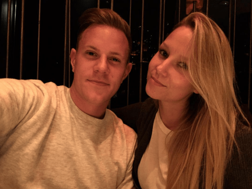 Ersatzkeeper der Nationalmannschaft ist Marc-André ter Stegen, der für den FC Barcelona spielt. Seine Nummer 1 ist Daniela Jehle, die mit ihm nach Spanien gegangen ist, um dort Architektur zu studieren.