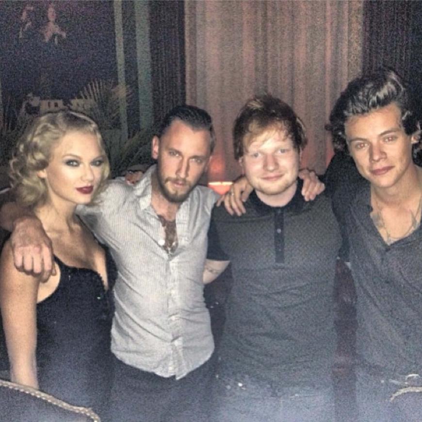 Neusten Gerüchten zufolge, soll Taylor Swift ihren Ex-Freund Harry Styles zurückwollen.