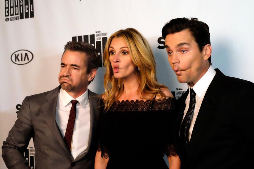 Mit ihren Kollegen Dermot Mulroney und Matt Bomer hatte die Schauspielerin dann noch jede Menge Spaß im Presseraum.