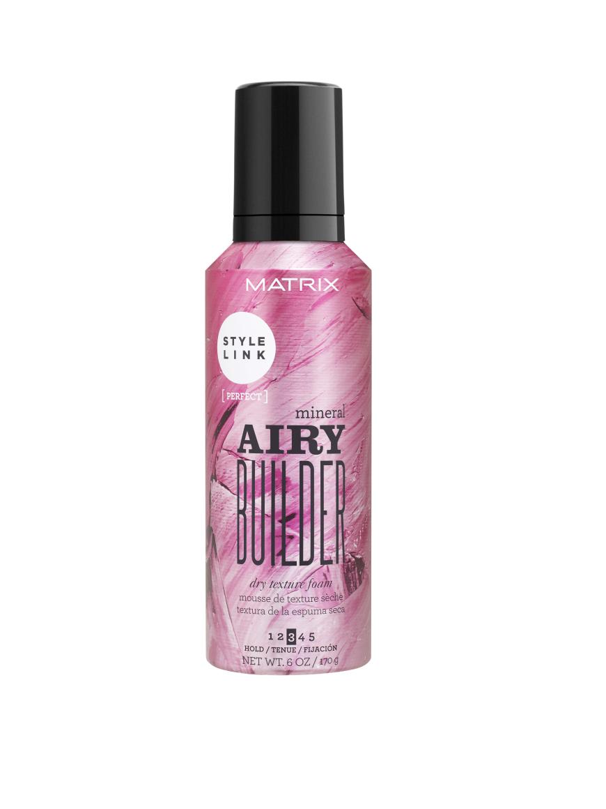 STRUKTURGEBER „Airy Builder“-Texturschaum von Matrix, ca. 16 Euro, beim Friseur
