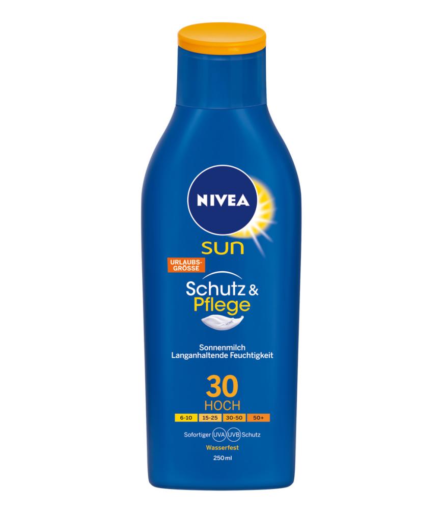 SPENDET FEUCHTIGKEIT „Sun Schutz & Pflege Sonnenmilch LSF 30“ von Nivea, ca. 8 Euro