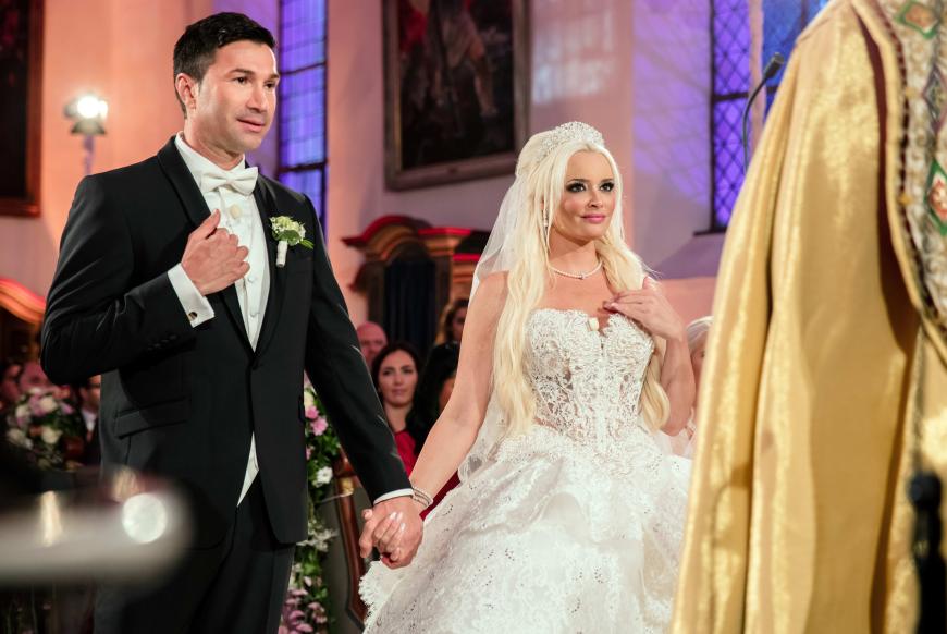 Daniela und Lucas Cordalis heirateten am 4. Juni auf dem Petersberg bei Bonn - vor Millionen von Fernsehzuschauern.
