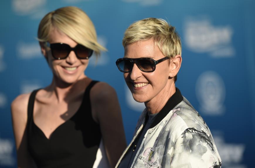 Portia de Rossi und ihre Frau Ellen DeGeneres durften nicht fehlen - kein Wunder, leiht die Showmasterin der süßen Hauptdarstellerin