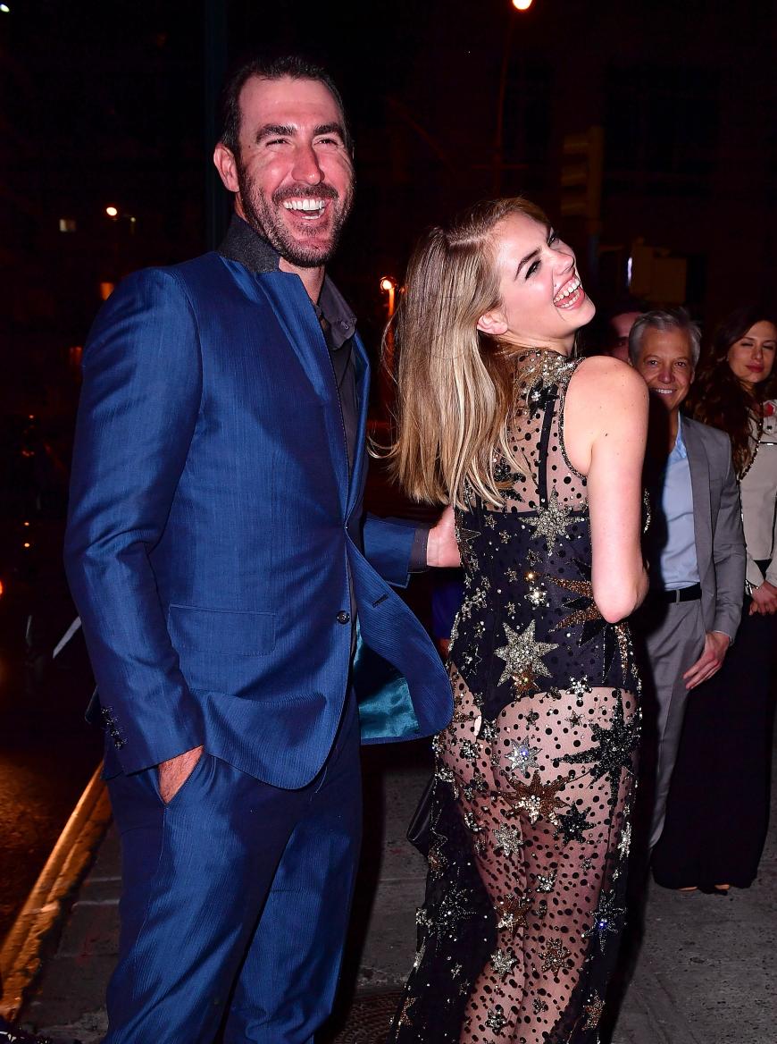 Hallöchen, Popöchen! Kate Upton schmiss sich zur Feier ihres 24. Geburtstags in ein ziemlich durchsichtiges Kleid.