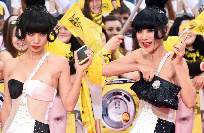 Immer gut für einen Busenblitzer: Bai Ling rutscht da mal was raus. Notdürftig versucht sie beim