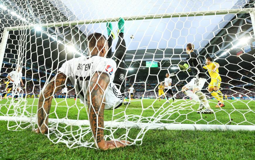 In der 37. Minute des deutschen EM-Auftakts rettete Jérôme Boateng die Nationalmannschaft im Flug.