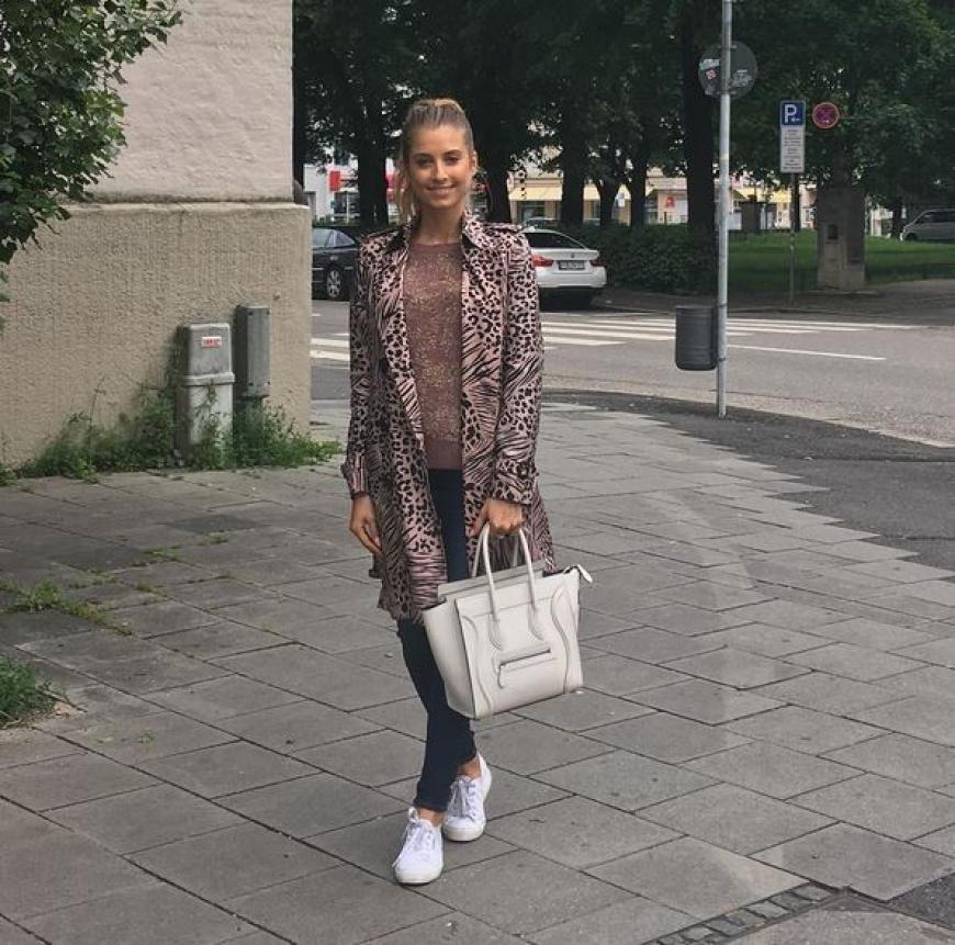 Für dieses vermeintliche Foto aus Pais erntete Cathy Hummels bei Instagram nun einen Shitstorm.