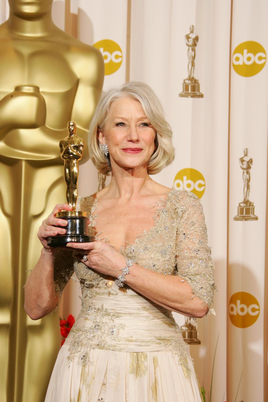 So kennen wir Oscar-Gewinnerin Helen Mirren, 70. Jetzt überraschte sie uns mit ihrer neuen Filmrolle. Die britische Schauspielerin wird im achten Teil von