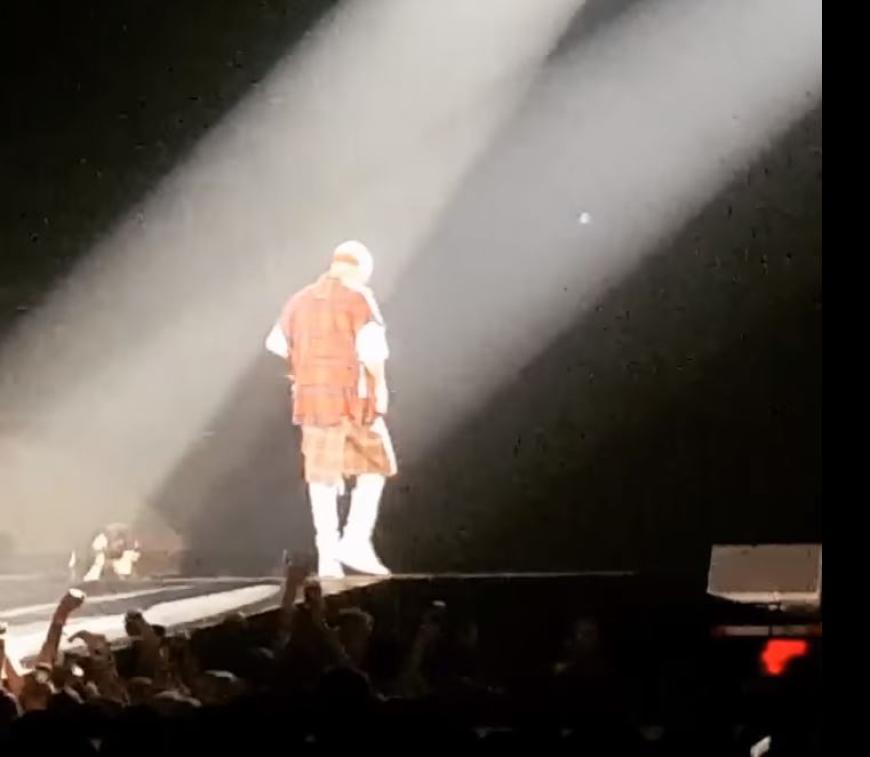 Justin Bieber stürzte bei seinem Konzert von der Bühne.