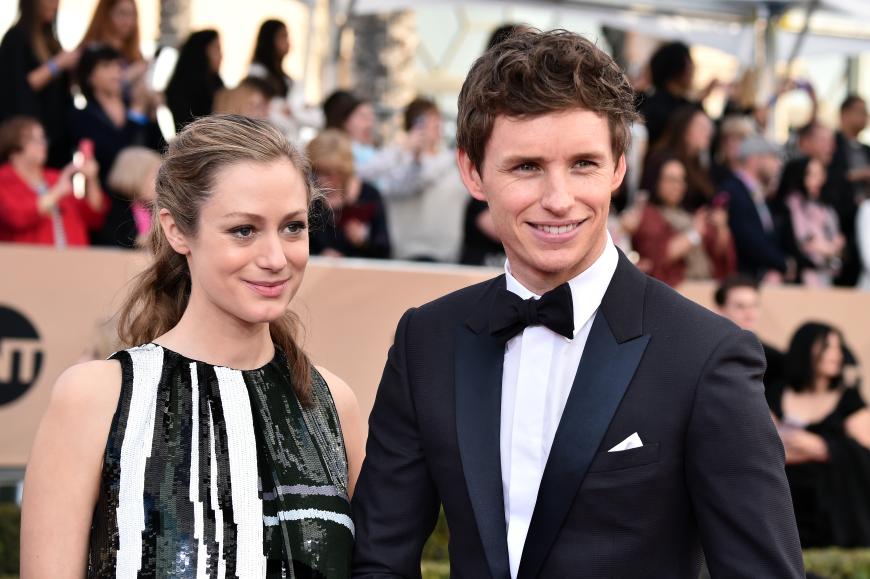 Es ist ein Mädchen! Eddie und Hannah Redmayne freuen sich über die Geburt der kleinen Iris May.