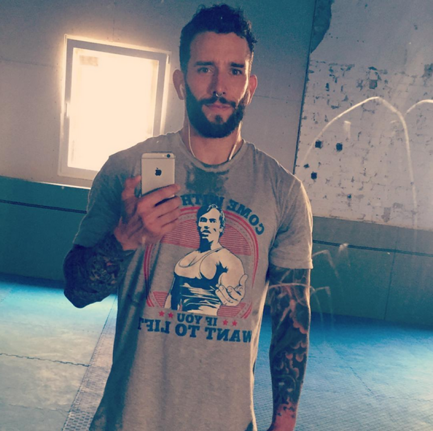 Auch in seinem Privatleben ist der Schweizer total sympathisch. Sascha ist gerade nach Berlin umgezogen, ist ein Fitness-Freak und Veganer. Mehr sexy Sport-Pics findet ihr auf seinem Instagram-Account!