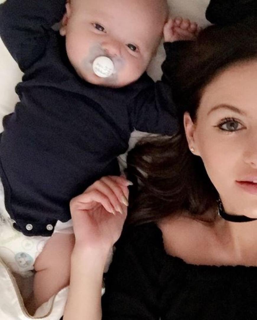 Kindsmutter Briana Jungwirth postet regelmäßig süße Schnappschüsse mit Söhnchen Freddie Reign.