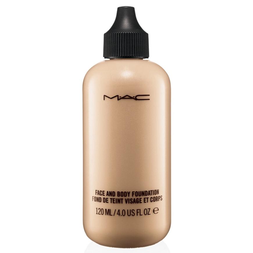 „Face & Body Foundation“ von Mac, ca. 36 Euro