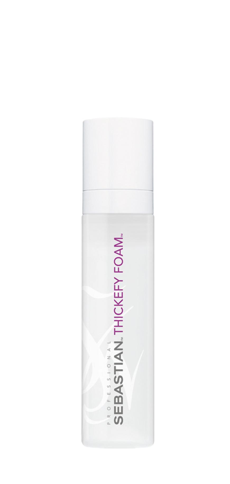 FÜR FÜLLE „Thickefy Foam“ von Sebastian, ca. 24 Euro, beim Friseur
