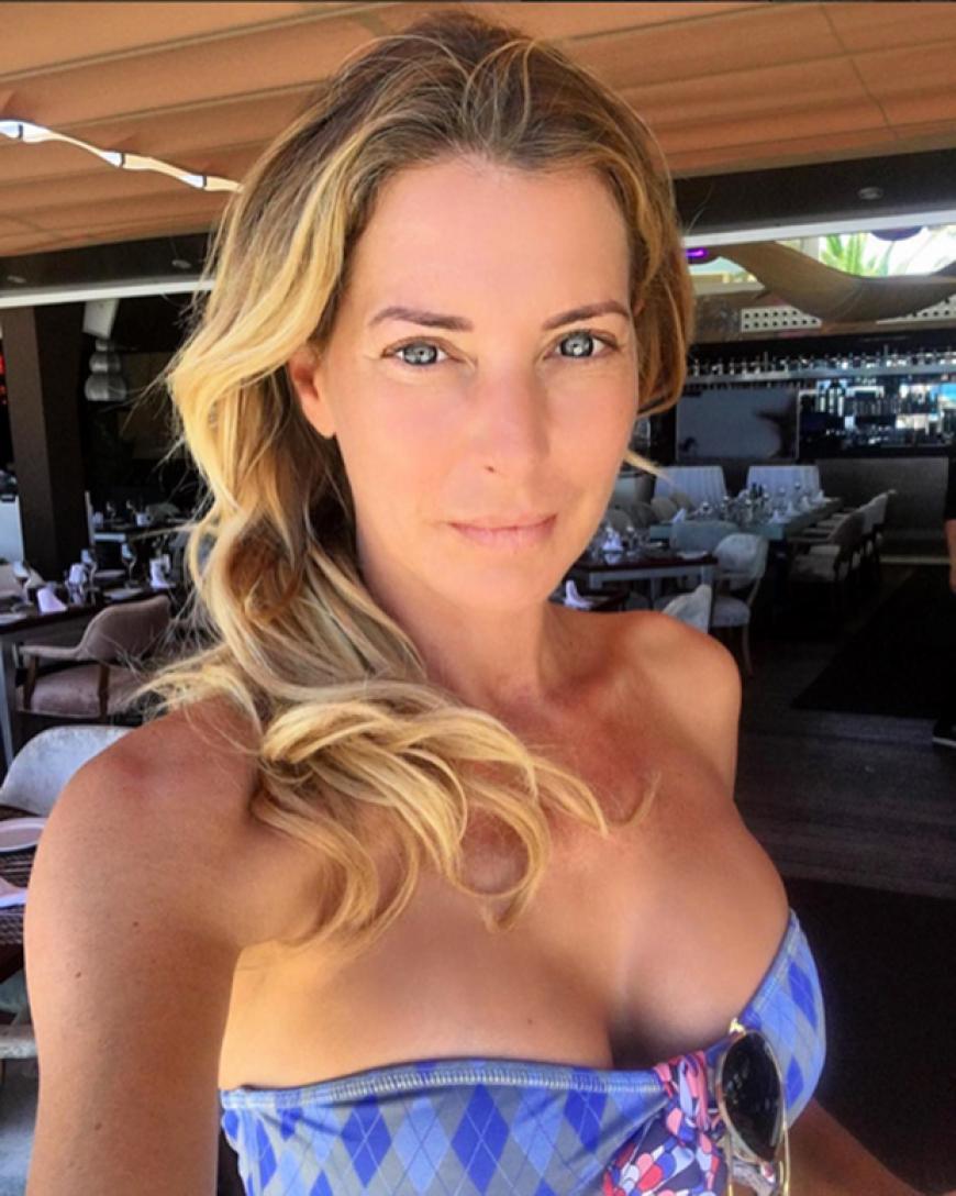 Lunch Time im Nassau Tanit Beach: Das neue Strandlokal am Playa d'en Bossa mit gesunder Küche ist jetzt schon super beliebt bei Promis wie Leonardo DiCaprio, Boris Becker oder Rafael van der Vaart.