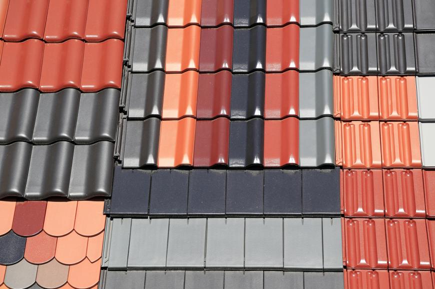 p { margin-bottom: 0.25cm; direction: ltr; line-height: 120%; text-align: left; widows: 2; orphans: 2; }a:link { color: rgb(5, 99, 193); }
30000 Normen gibt es allein in Deutschland, schätzt das deutsche Normungsinstitut. Eine davon: Die DIN-EN 1304, die sich ausschließlich mit tönernen Dachziegeln befasst. Was daran so wichtig ist? Sie stellt sicher, dass auch in vielen Jahren noch passende Ersatzziegel erhältlich sind weil alle Hersteller sich an die gleichen Eckdaten halten müssen.