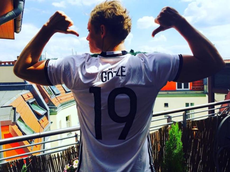 Matthias Schweighöfer ließ sich die tolle Leistung unserer Nationalmannschaft natürlich nicht entgehen.