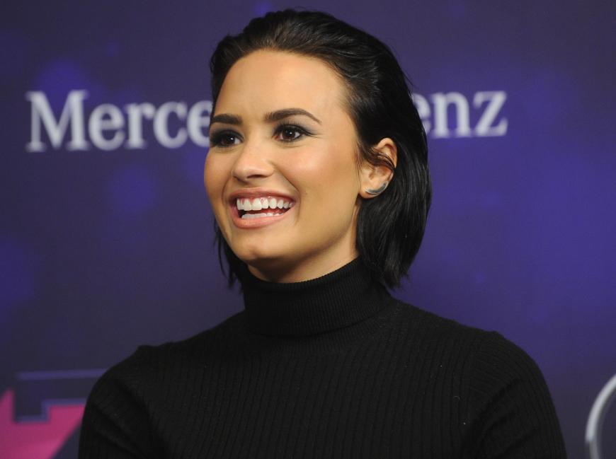 In Interview sprach Demi Lovato ganz offen ihre Vergangenheit. Sie kämpfte unter Anderem gegen Magersucht, Depressionen und Alkoholismus.
