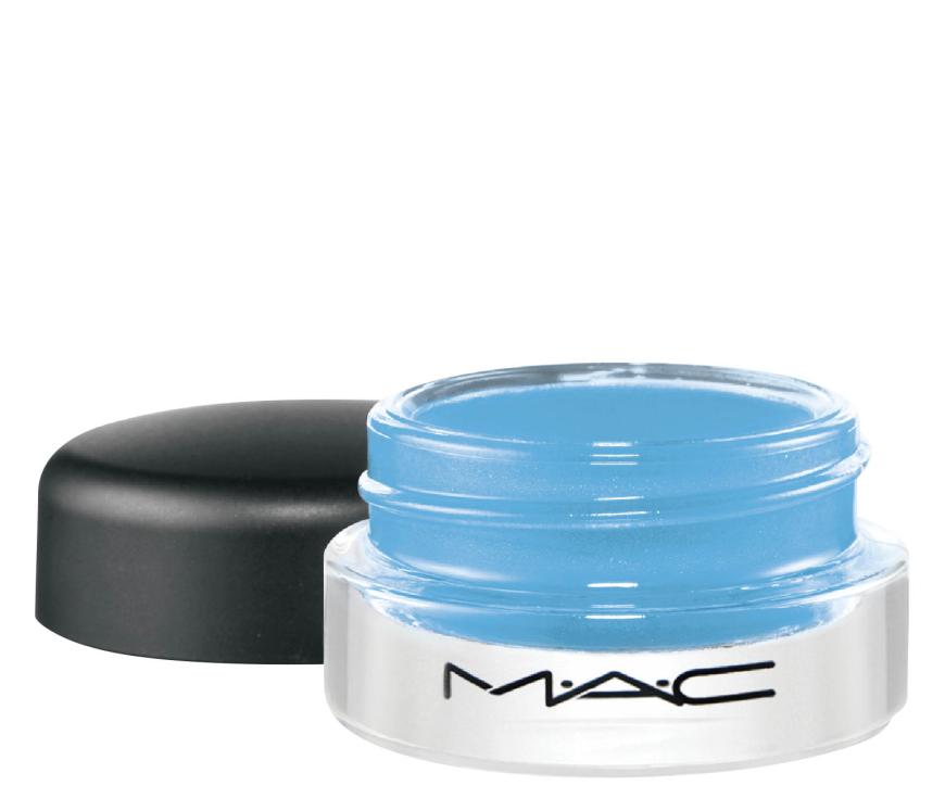 „Chromaline“-Gel-Eyeliner von Mac, in „Hi-Def Cyan“, ca. 23 Euro