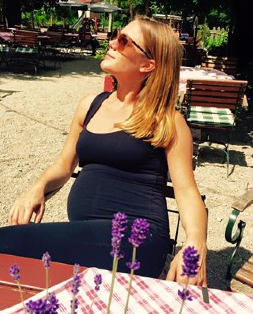 Alina Merkau bekommt im August ihr erstes Baby.