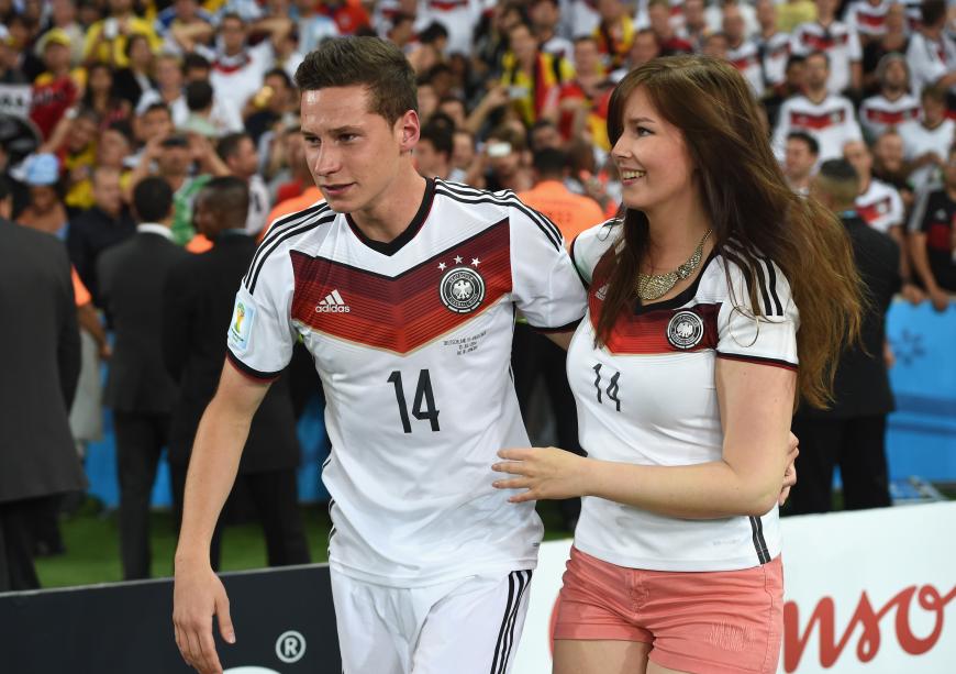 Auch Lena Stiffel ist stolz auf ihren Liebsten, Julian Draxler.