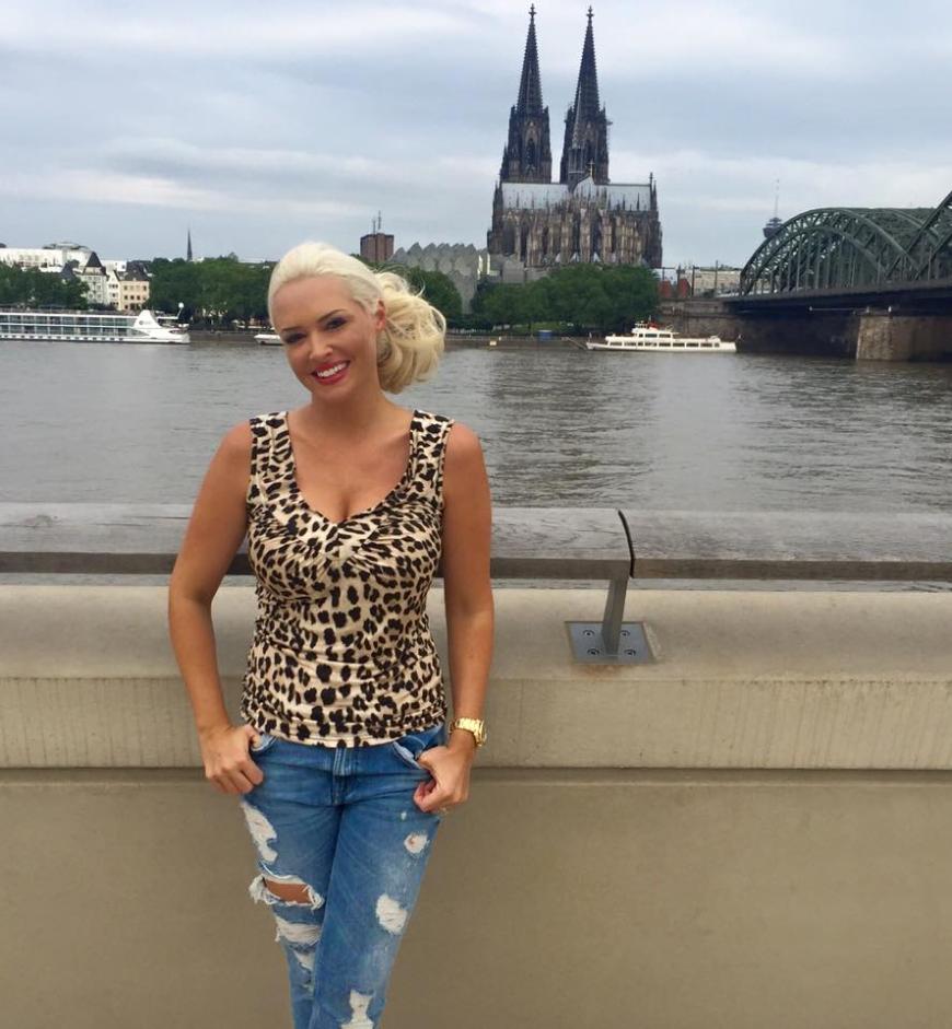 Schmale Arme, schlanke Taille und dünne Beine: Daniela Katzenberger ist stolz auf das Ergebnis ihrer Diät.