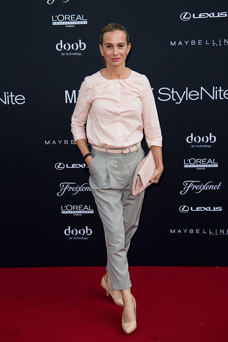 Nadeshda Brennicke im pastellfarbenen Business-Look
