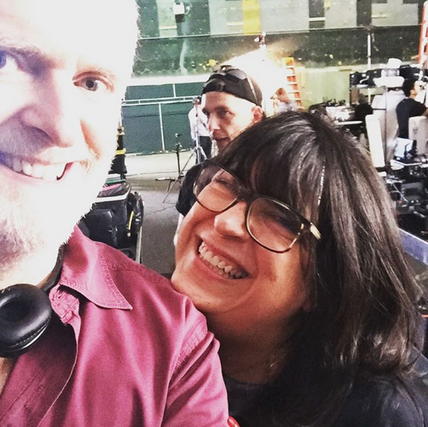 E. L. James gibt auf Instagram das Ende der Dreharbeiten bekannt.