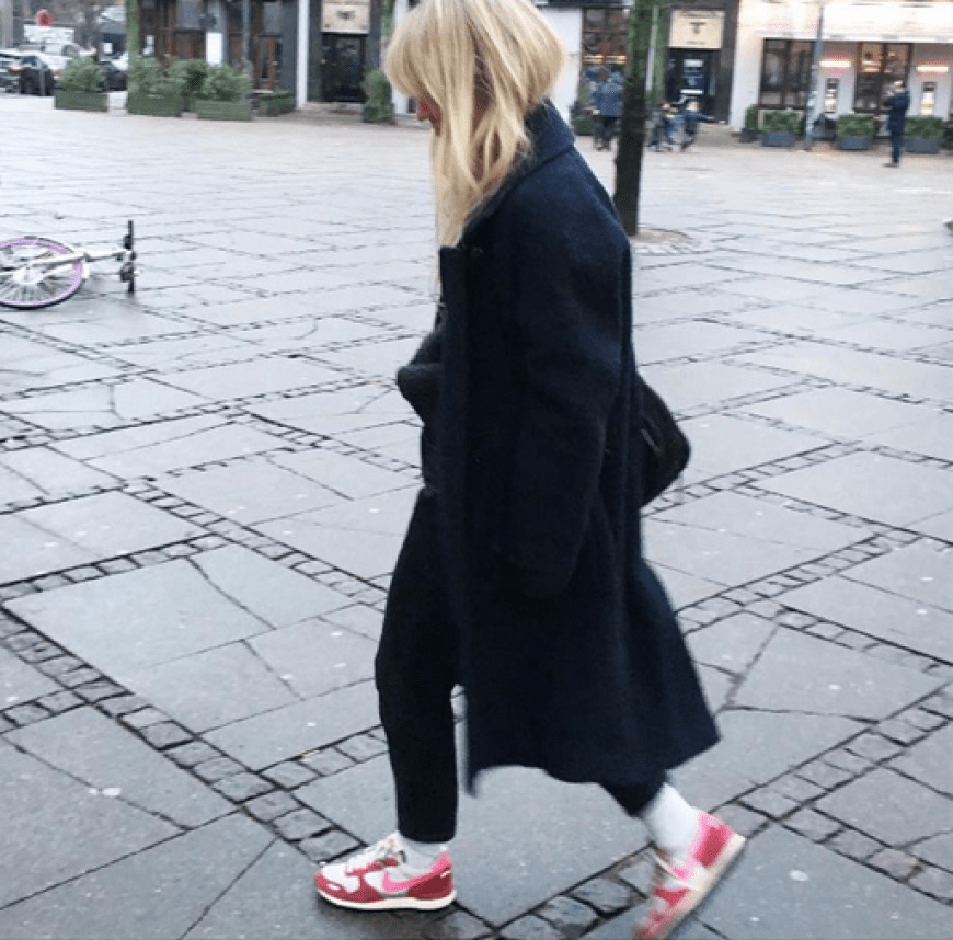 Auch knallige Sneaker mag die hübsche Dänen-Bloggerin