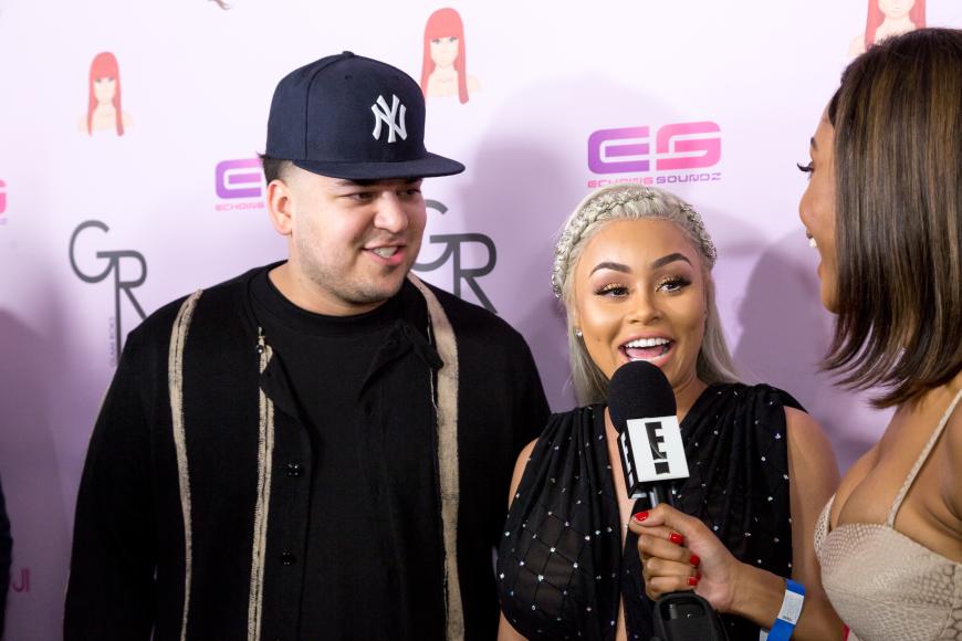 Angeblich soll der Streit ausgebrochen sein, weil ihr Bruder Rob Kardashian eine eigene Reality-Serie bekommt - Kylie aber in die Röhre guckt.
