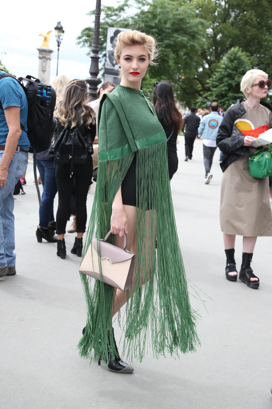 In Paris wird die Straße schnell mal zum Catwalk umfunktioniert.