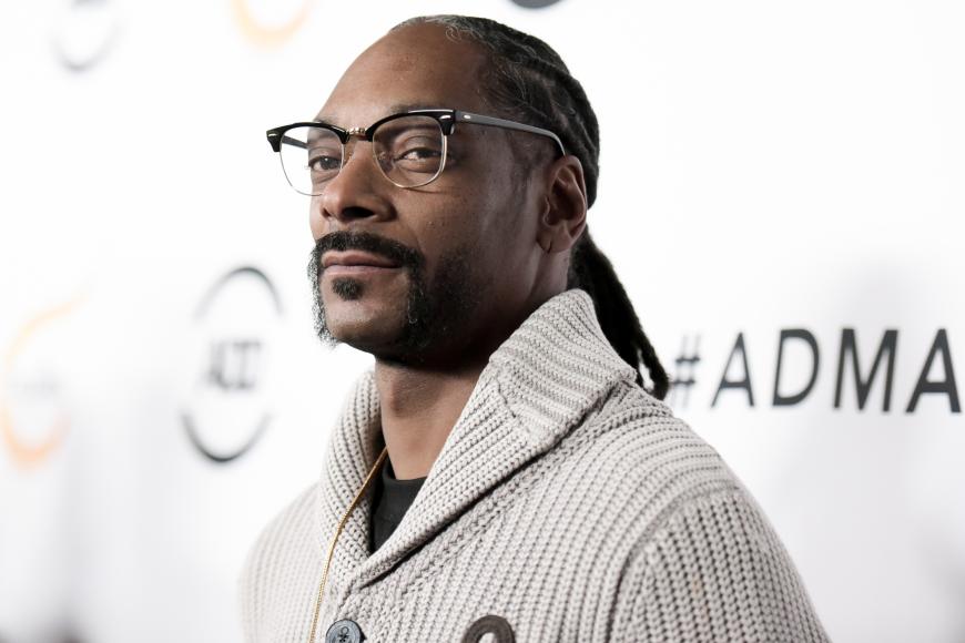 Das findet auch Rapper Snoop Dogg. Der hat vor dem Halbfinale ein Bild von einem Boateng-Trikot gepostet. Dazu schrieb er