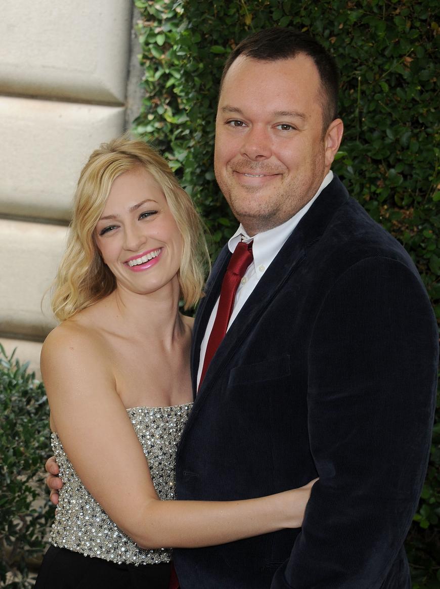 Nach sechs Jahren Beziehung werden Beth Behrs und Freund Michael Gladis heiraten.