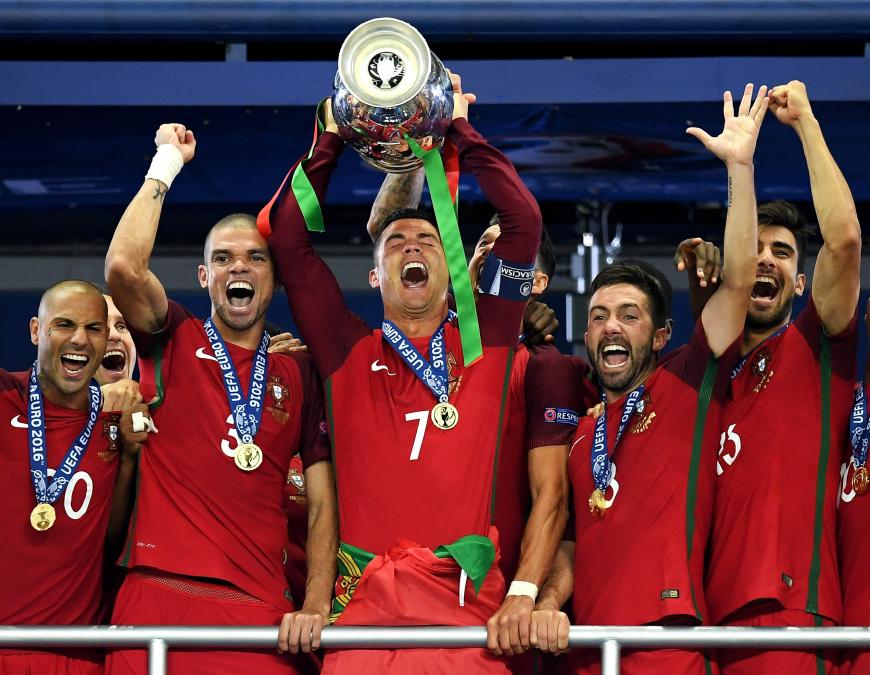 Freudentränen bei Ronaldo: Portugal hat die EM 2016 gewonnen!