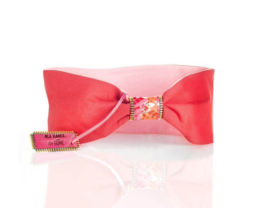 KORALLE FÜRS HAAR Headband von Ika Babel for Guhl im Set mit der Guhl Color Schutz & Pflege Linie, ca. 89 Euro, ikababel.com