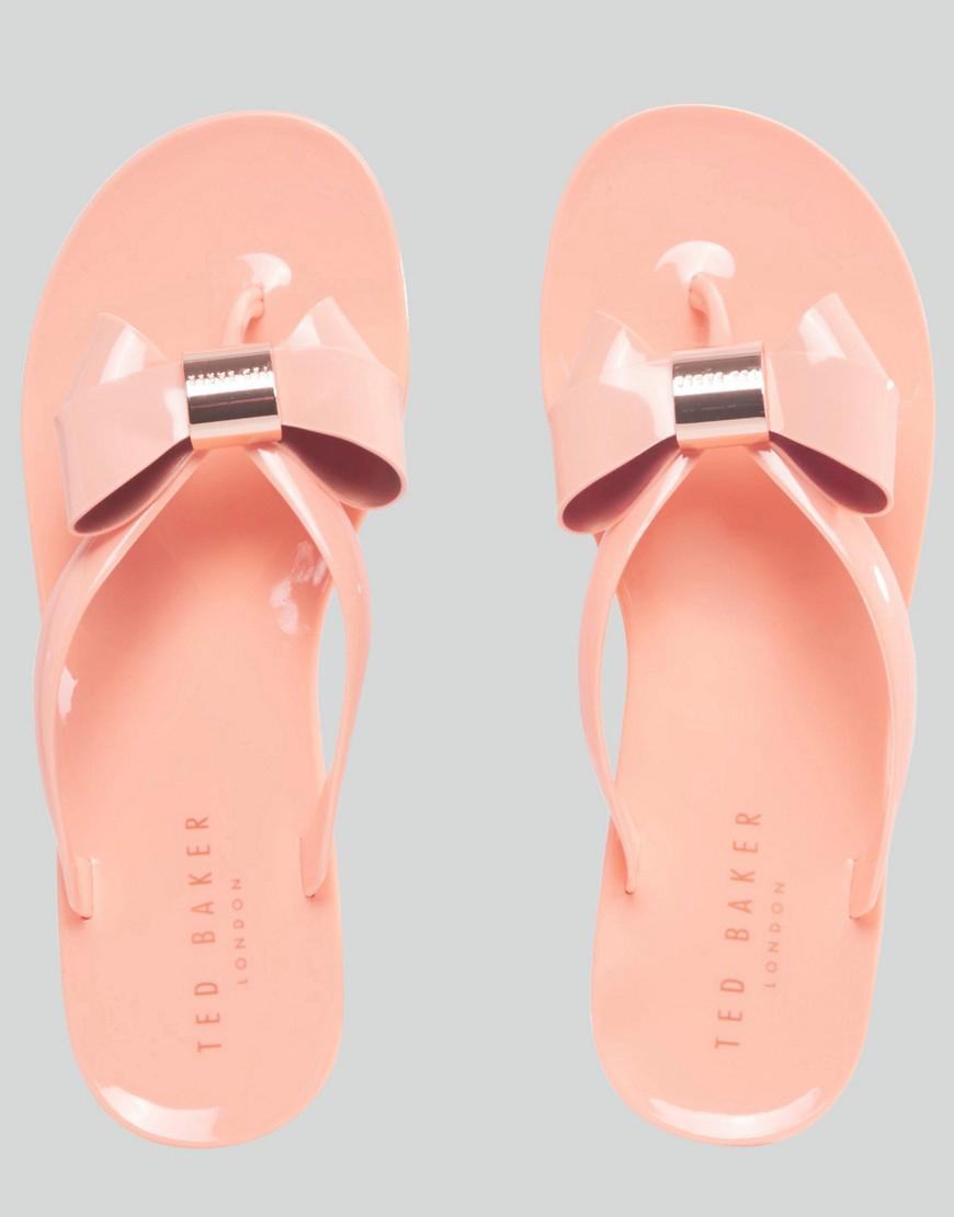 SCHLEIFEN-SCHLAPPEN „Ettiea“-Flip-Flops von Ted Baker, ca. 55 Euro