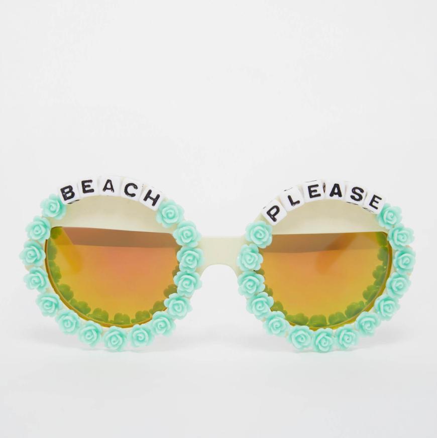 SÜSSE BOTSCHAFT „Beach Please“, runde Sonnenbrille mit verspiegelten Gläsern, von Rad + Refined, ca. 46 Euro, asos.de