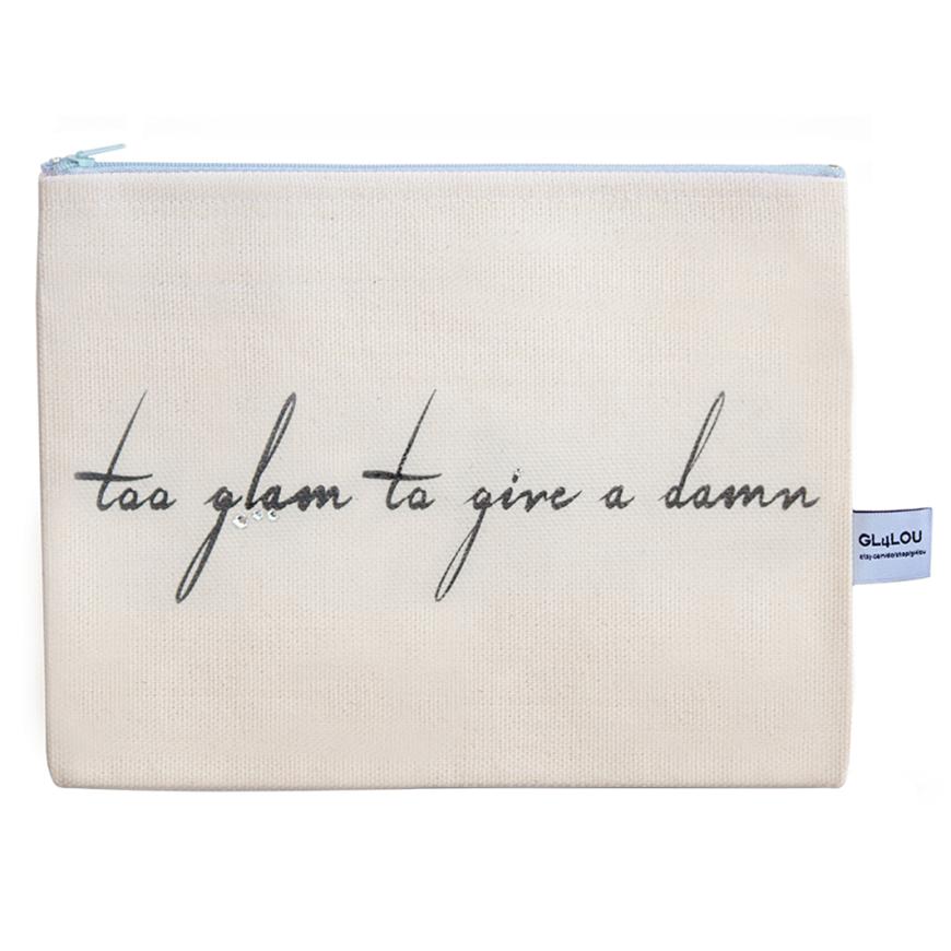 COOLES MOTTO „Too Glam Bag“- Kosmetiktasche von 4Lou, ca. 29 Euro, douglas.de