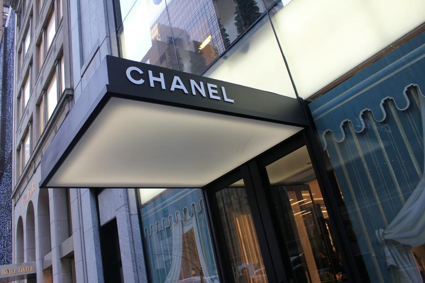 Einmal shoppen bei den Edelmarken Chanel, Gucci und Dior, die am Rodeo Drive ansässig sind: davon träumen viele Frauen. Bei den Celebrities ist das keine Seltenheit und Shoppen eine beliebte Freizeitbeschäftigung.