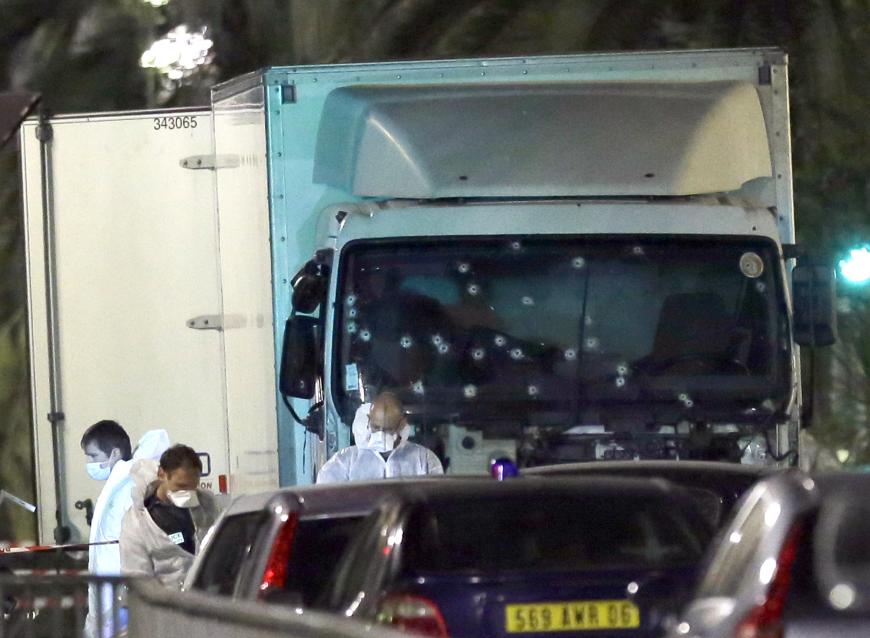 Am Abend des französischen Nationalfeiertags raste in Nizza ein LKW in eine Menschenmenge und tötete dabei mehr als 80 Menschen.