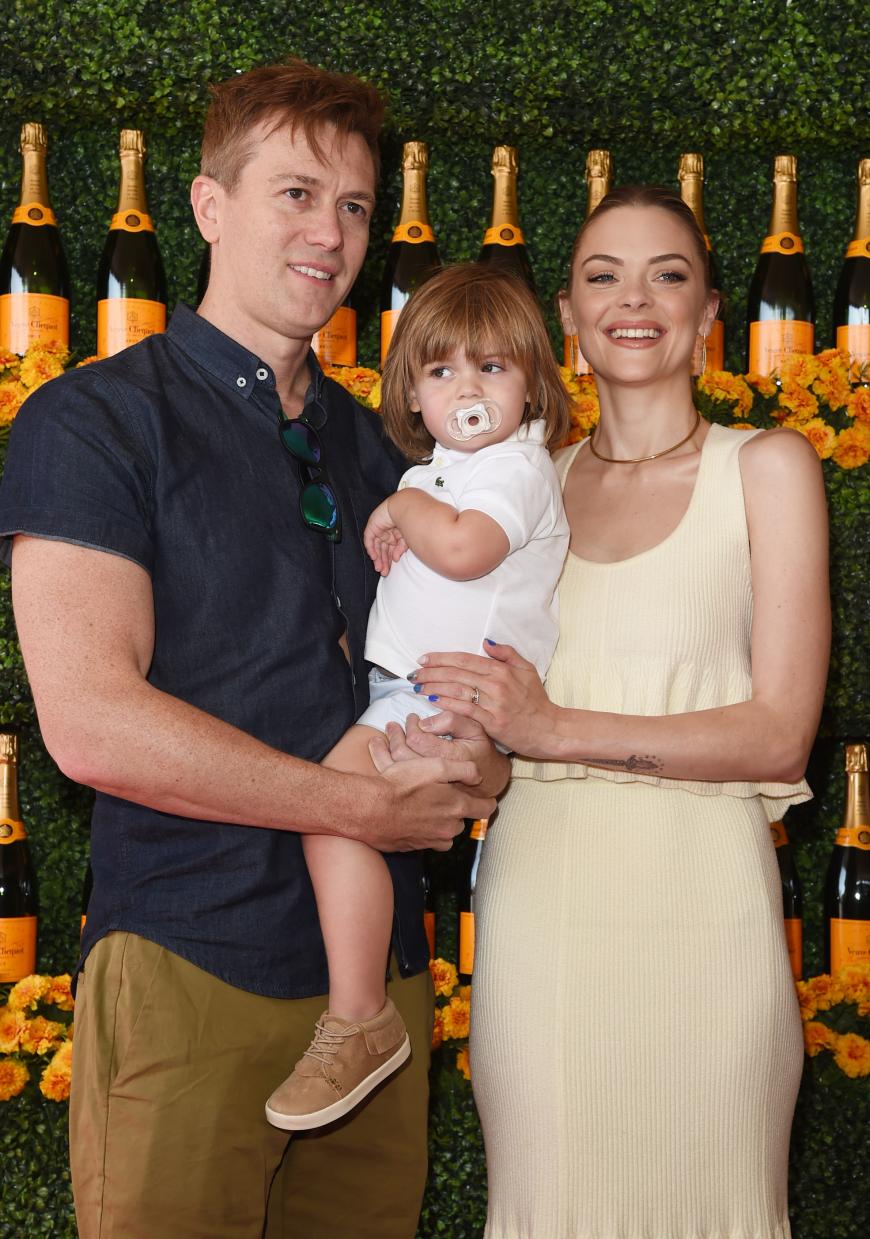 Jaime King mit ihrem Ehemann Kyle Newman und dem älteren Sohn James Knight.