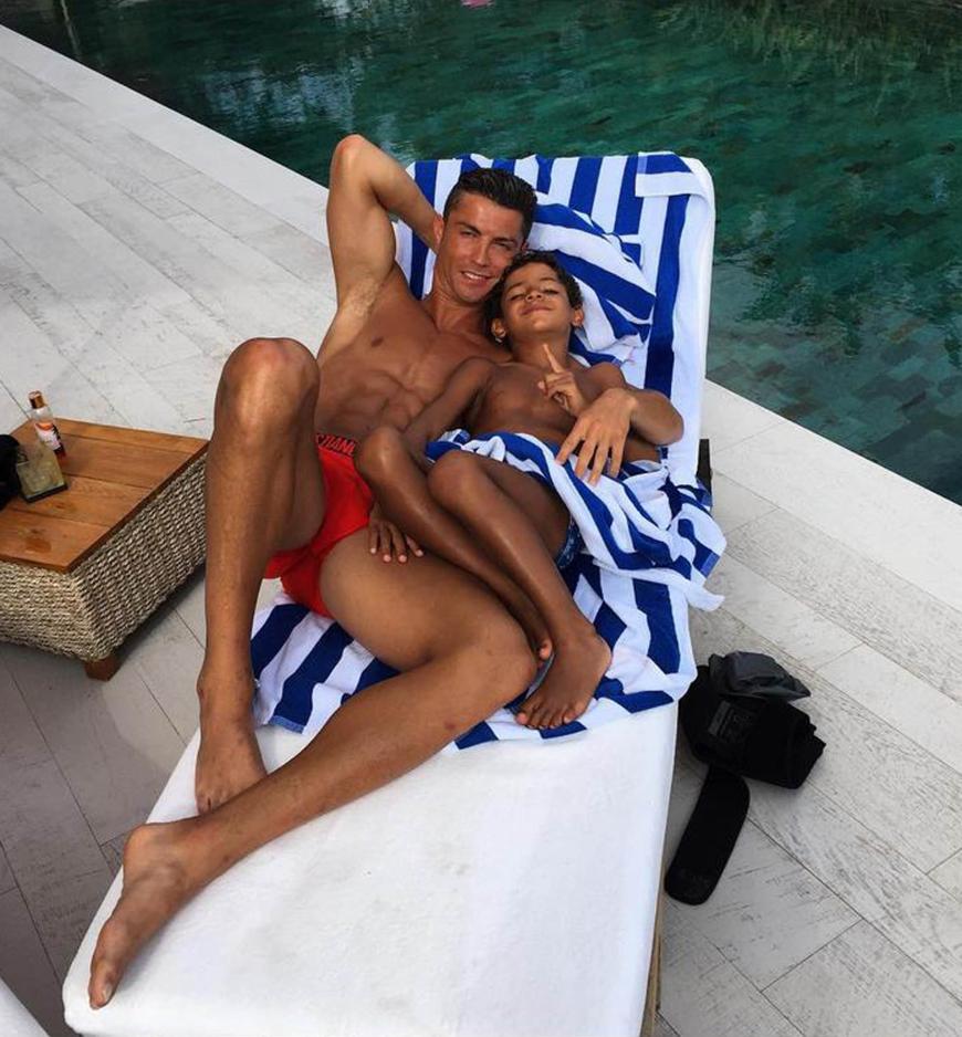 Cristiano urlaubt derzeit auf Ibiza...