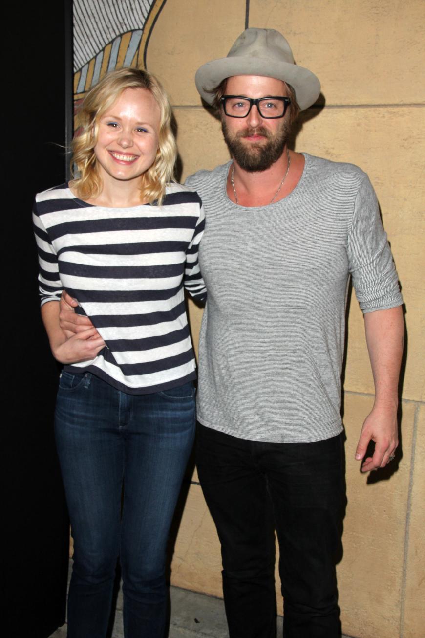 Seit 2014 sind Alison Pill und Joshua Leonard ein Paar, 2015 heirateten die beiden.