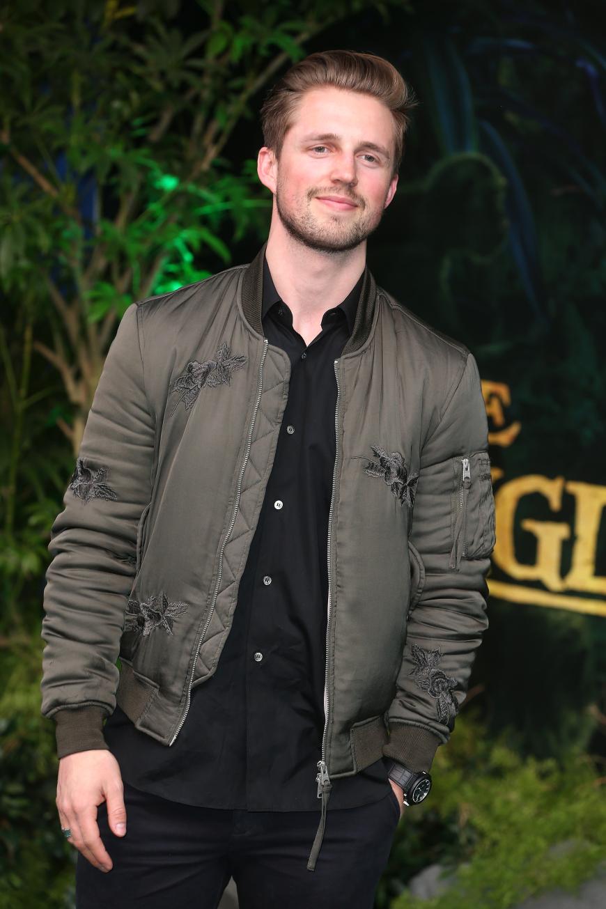 Marcus ist ein bekannter, britischer Blogger, den Stefanie vor zwei Monaten auf einer Gala in Cannes kennenlernte.